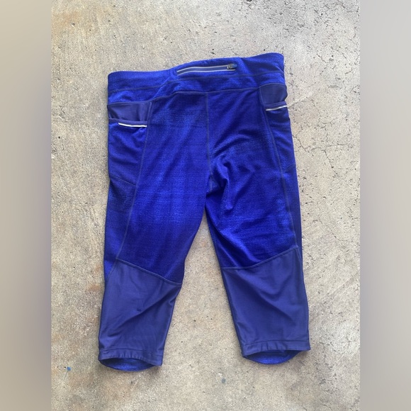 Athleta Icy Haze Be Free Knocker Capri Workout Legging Cerulean Blue Size Large - Picture 3 of 6